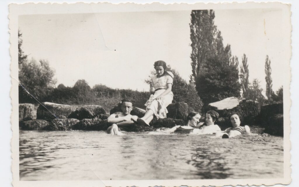 mujeres en el agua